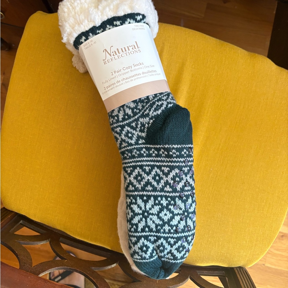 Natural Reflections Patterned Green Socks